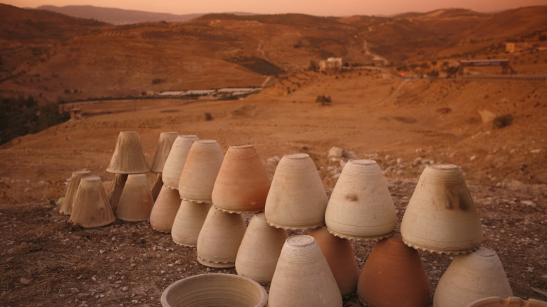 Menggali Peluang Ekspor Furnitur dan Kerajinan ke Timur Tengah: Tren dan Kebutuhan Pasar