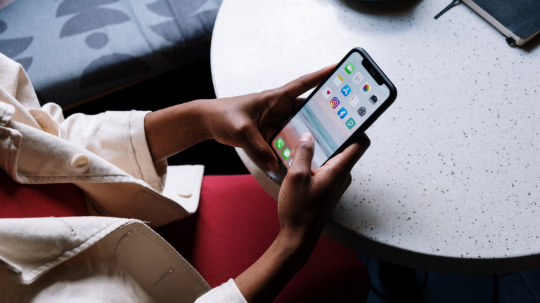 Rahasia Menjangkau Buyer Internasional Melalui Grup Facebook Ekspor