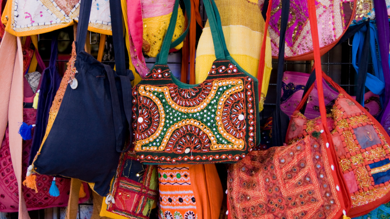 Menembus Pasar Timur Tengah: Strategi Jitu UMKM Indonesia dalam Zona Ekspor Baru