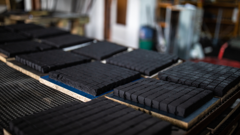 Panduan Ekspor Arang Briket ke Amerika Serikat: Regulasi, Sertifikasi, dan Prosedur Pengiriman