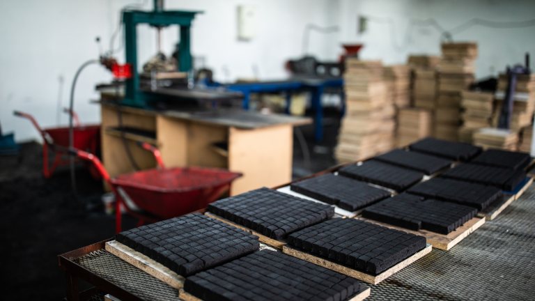 Regulasi Ekspor Arang Briket ke Belanda: Standar Lingkungan dan Persyaratan UE