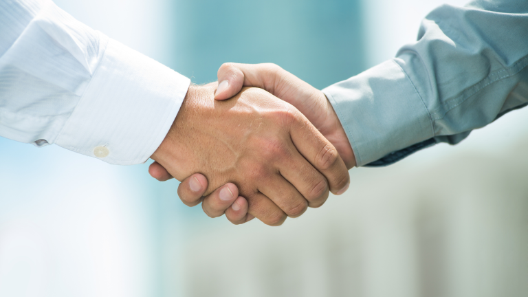 Negosiasi Ekspor Tanpa Drama: Cara Menutup Kesepakatan dengan Buyer Secara Profesional