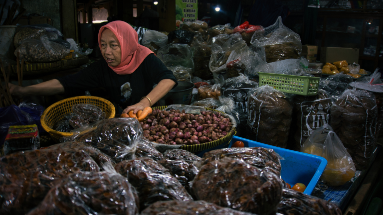 Memahami Aturan dan Regulasi Ekspor: Apa yang Harus Dipersiapkan UMKM?