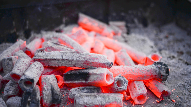 Regulasi Ekspor Arang Briket ke Turki: Persyaratan Mutu dan Proses Bea Cukai